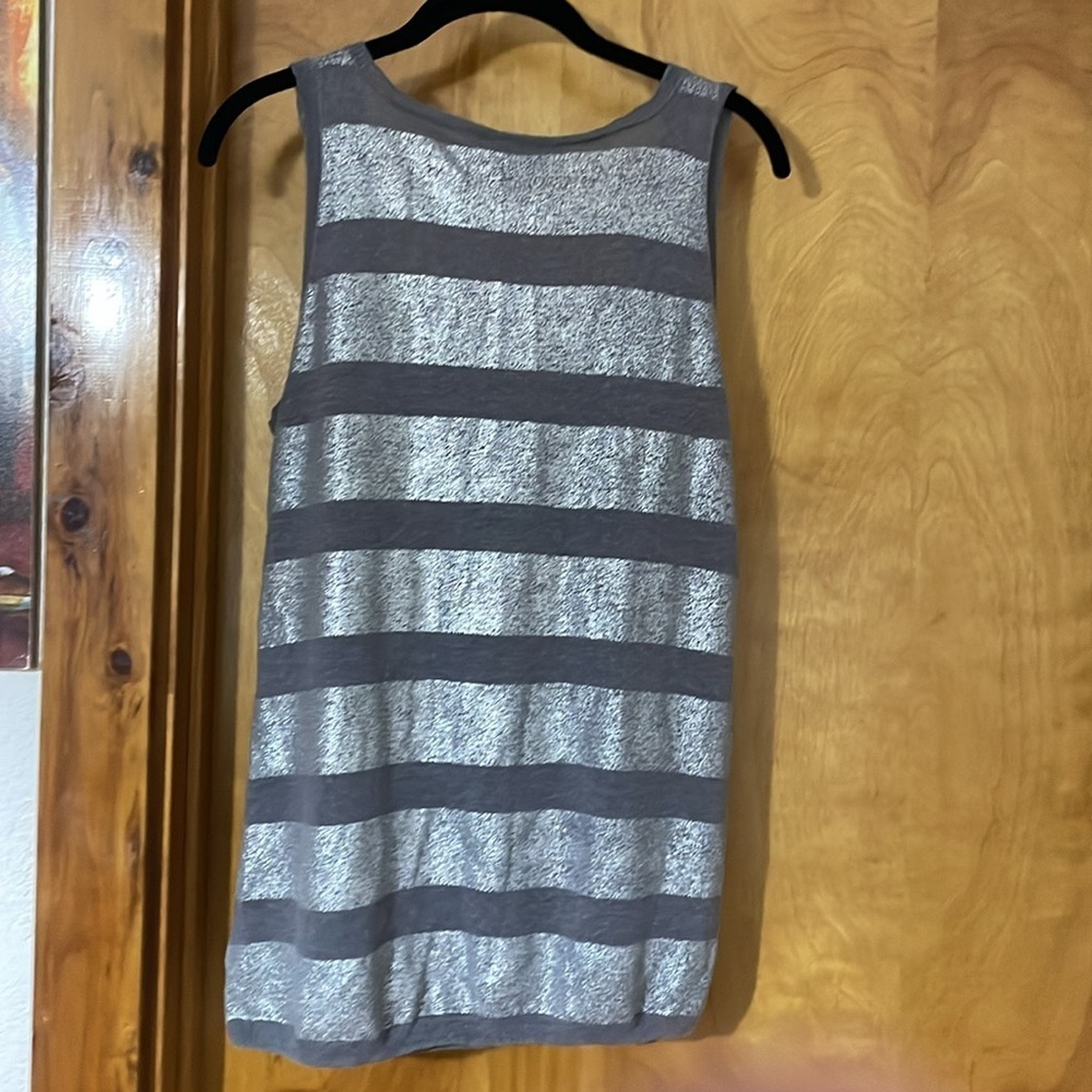 Tory Burch gray and silver linen blend tank. Large - Picture 2 of 5
